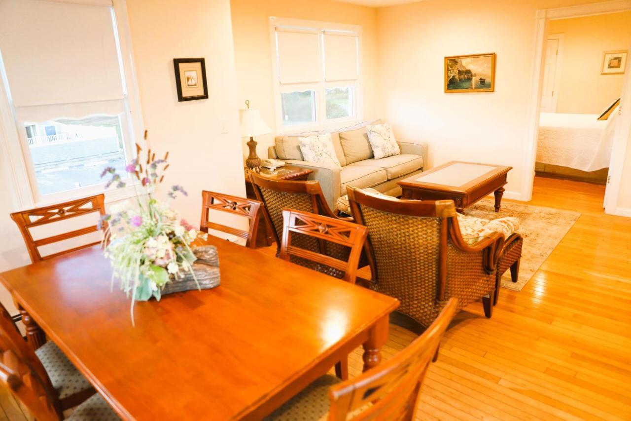 By The Sea Guests Bed & Breakfast And Suites Dennisport Rum bild