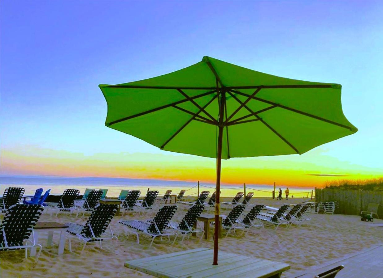 By The Sea Guests Bed & Breakfast And Suites Dennisport Exteriör bild