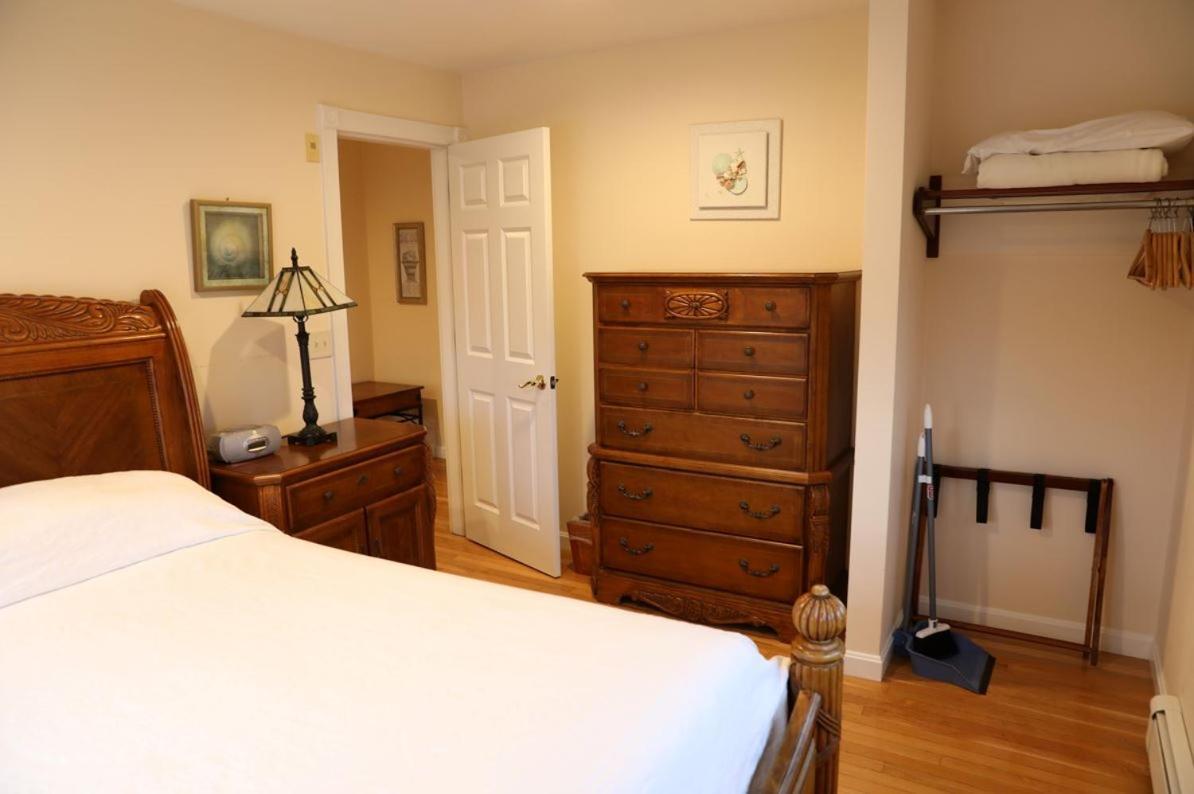 By The Sea Guests Bed & Breakfast And Suites Dennisport Rum bild