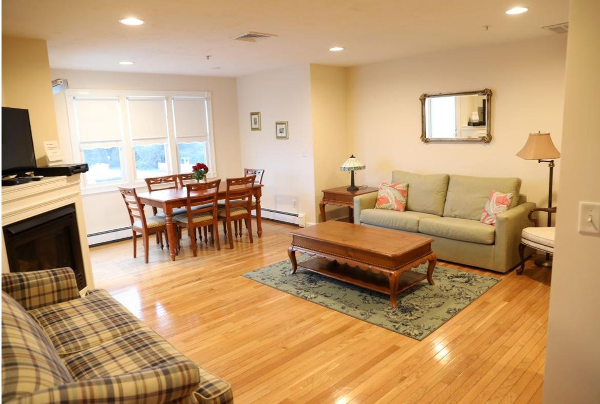 By The Sea Guests Bed & Breakfast And Suites Dennisport Rum bild